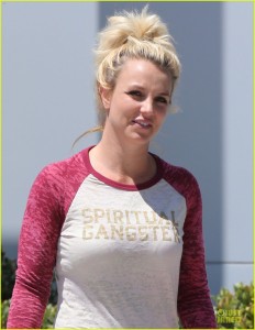 britney-spears-channels-spirit-gangster-for-shopping-trip-14